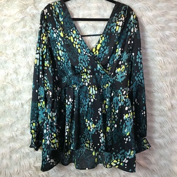 Torrid Satin Blouse Puff sleeve, Tie back, Peekaboo, Lightweight, Sexy, … - Picture 4 of 15